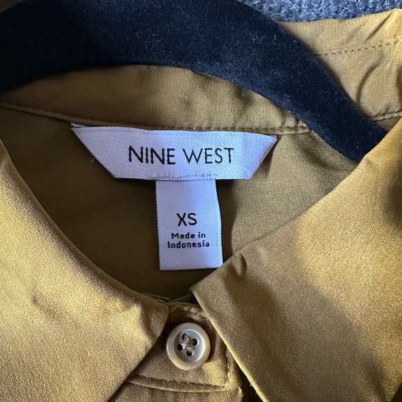 NWOT Women’s Nine West Drapey Button down shirt Sz XS - Picture 5 of 7